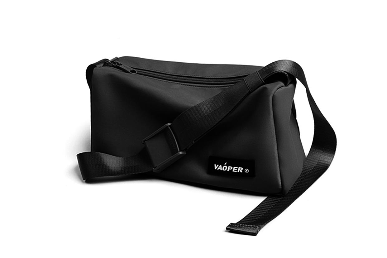 A musthave messenger bag for hipsters, versatile in summer, simple and