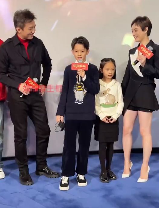 Sun Li's son was photographed playing basketball. He is 12 years old ...