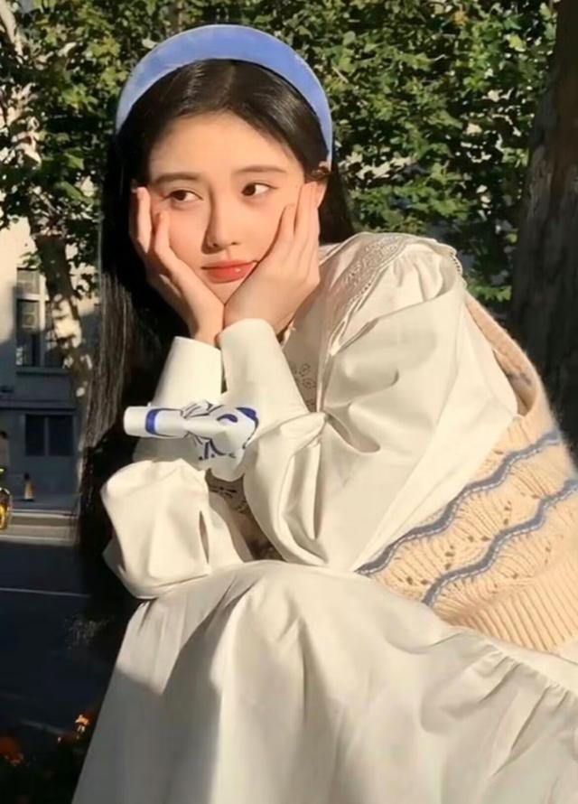 Ju Jingyi is called "effective dressing"!Knitted + long skirts are ...