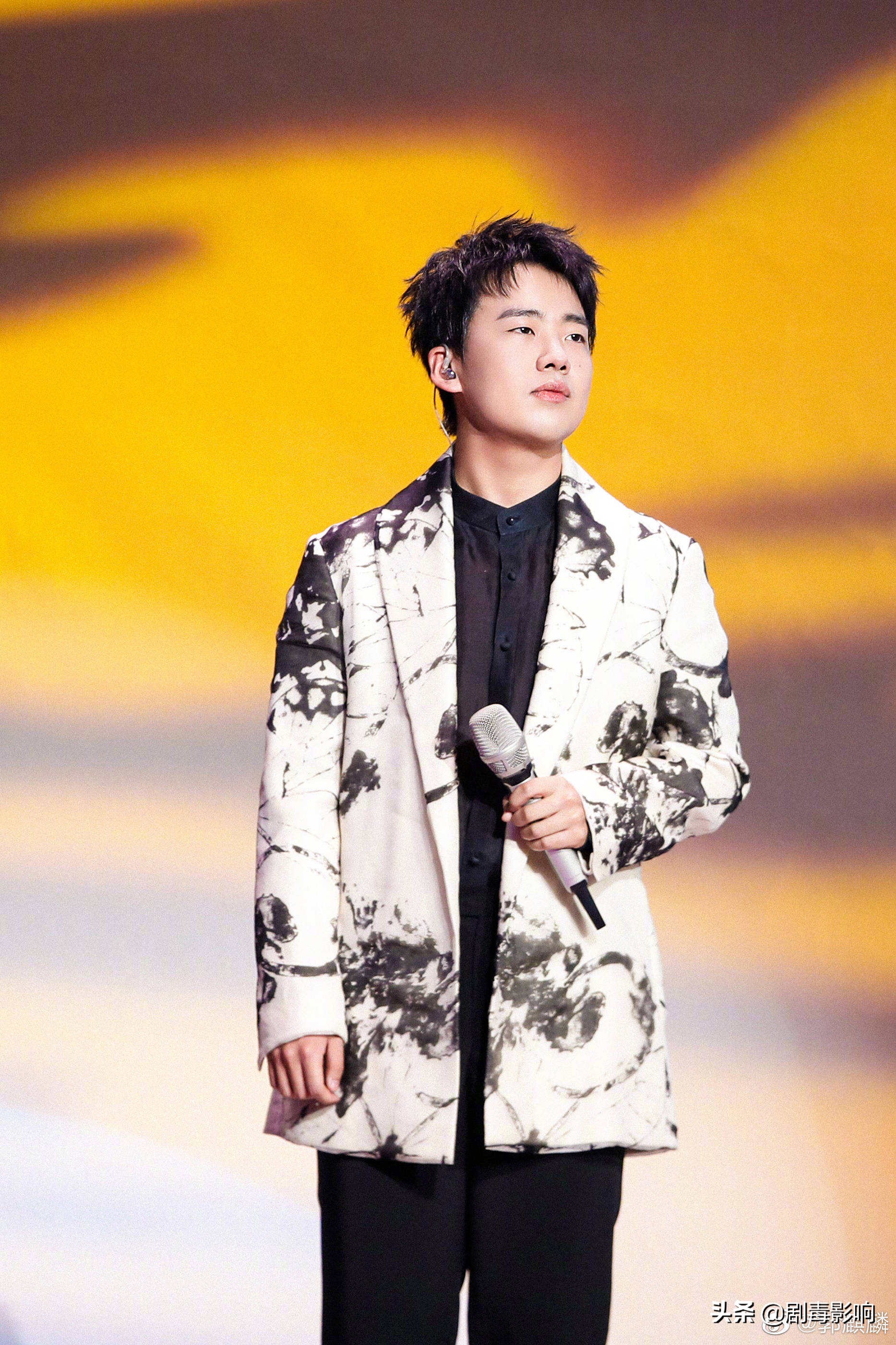 Hua Chenyu, Guo Qilin and Selina have successively exposed love news ...