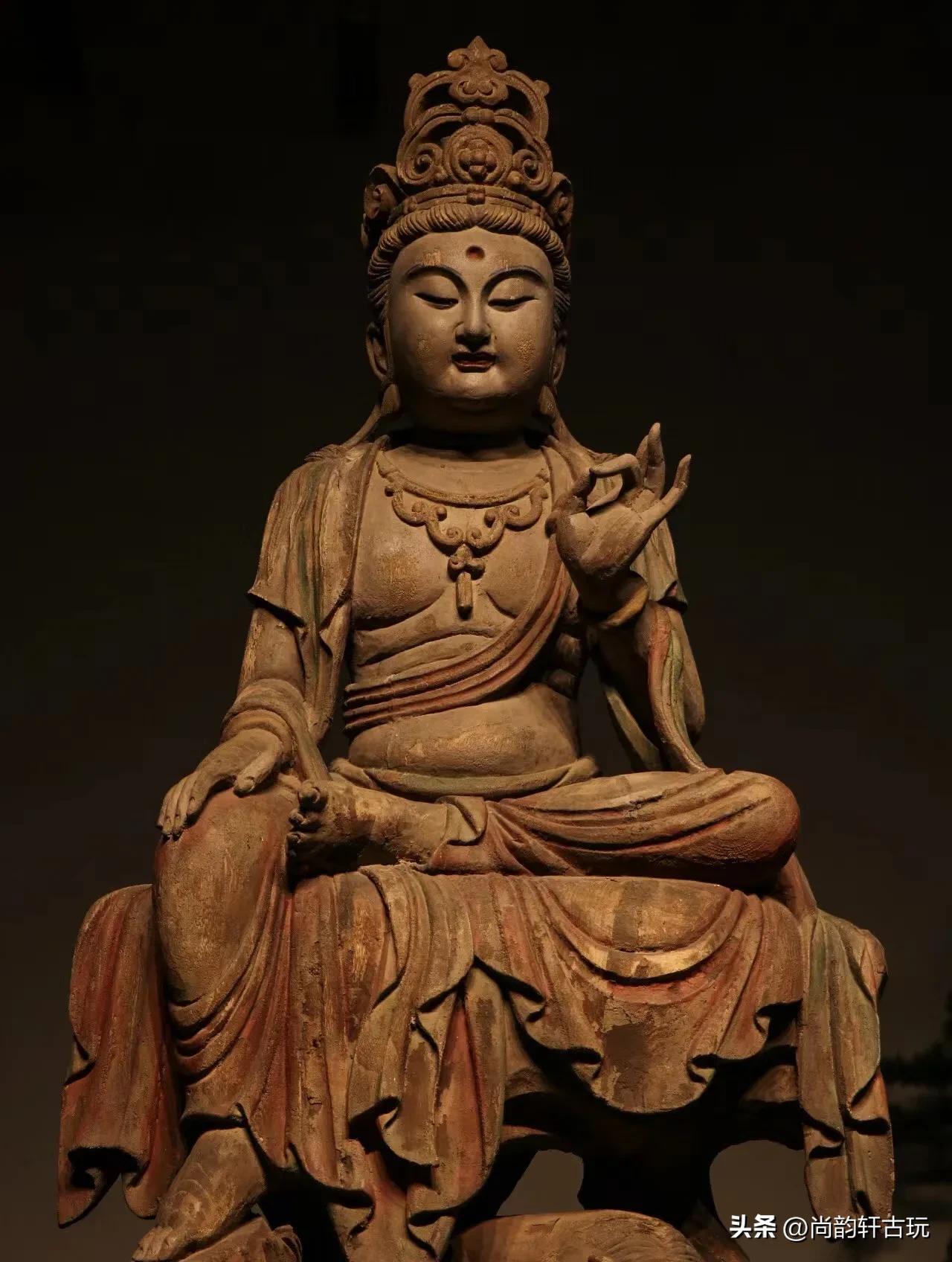 Wood carving, statue of Avalokitesvara Bodhisattva - iNEWS