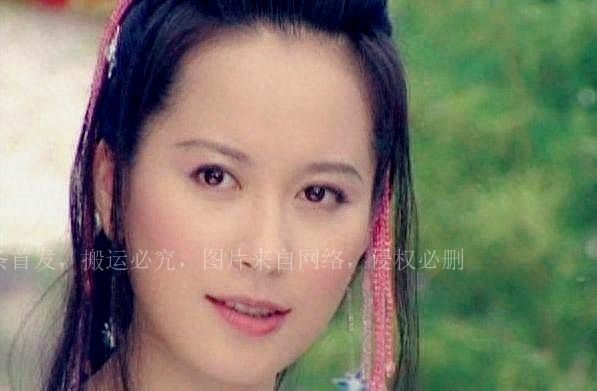 She is not married at the age of 52. She is regarded as a