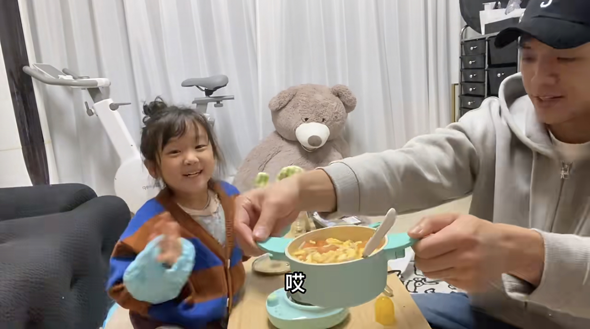 "Like You Me Too 3" Liu Mingkai taught Xiao Xiaohua to cook, and was ...