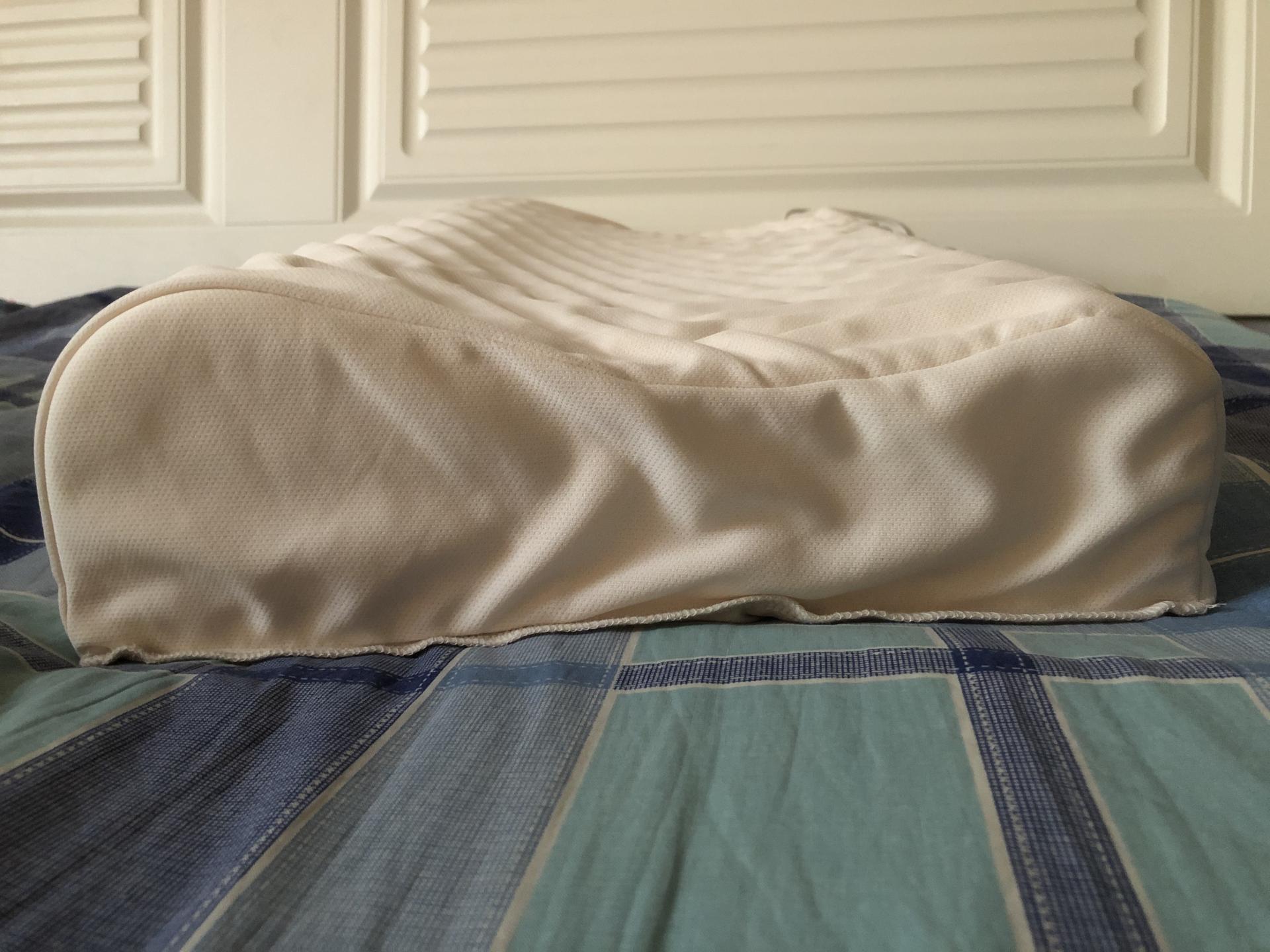 The best choice for snorers, this new latex pillow X from 8H integrates