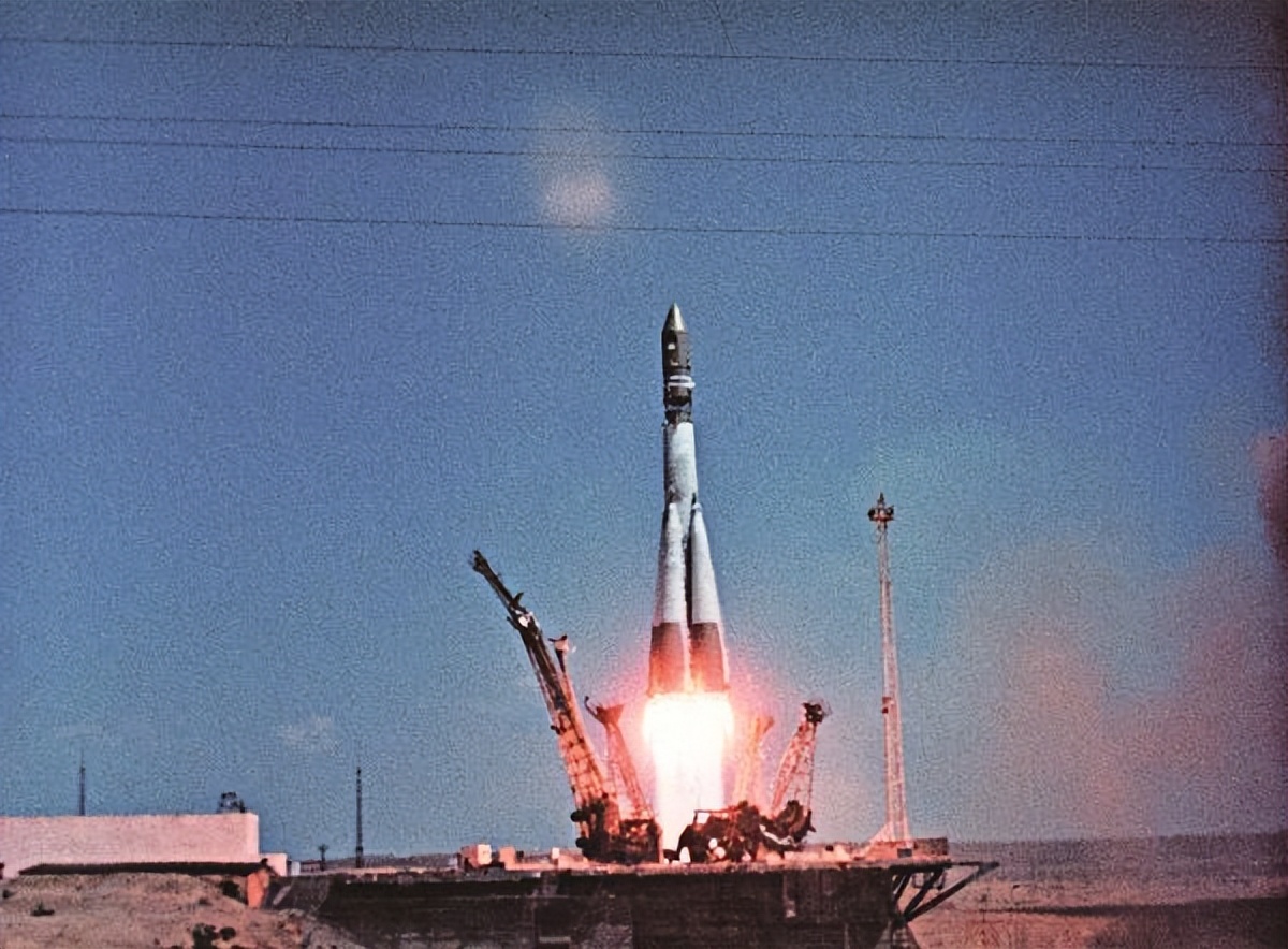 There is no rocket launcher on the moon. How did the astronauts return ...