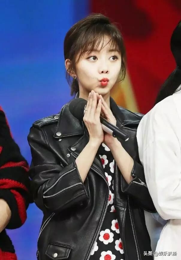 Playing a girl at the age of 30 does not violate harmony, and her