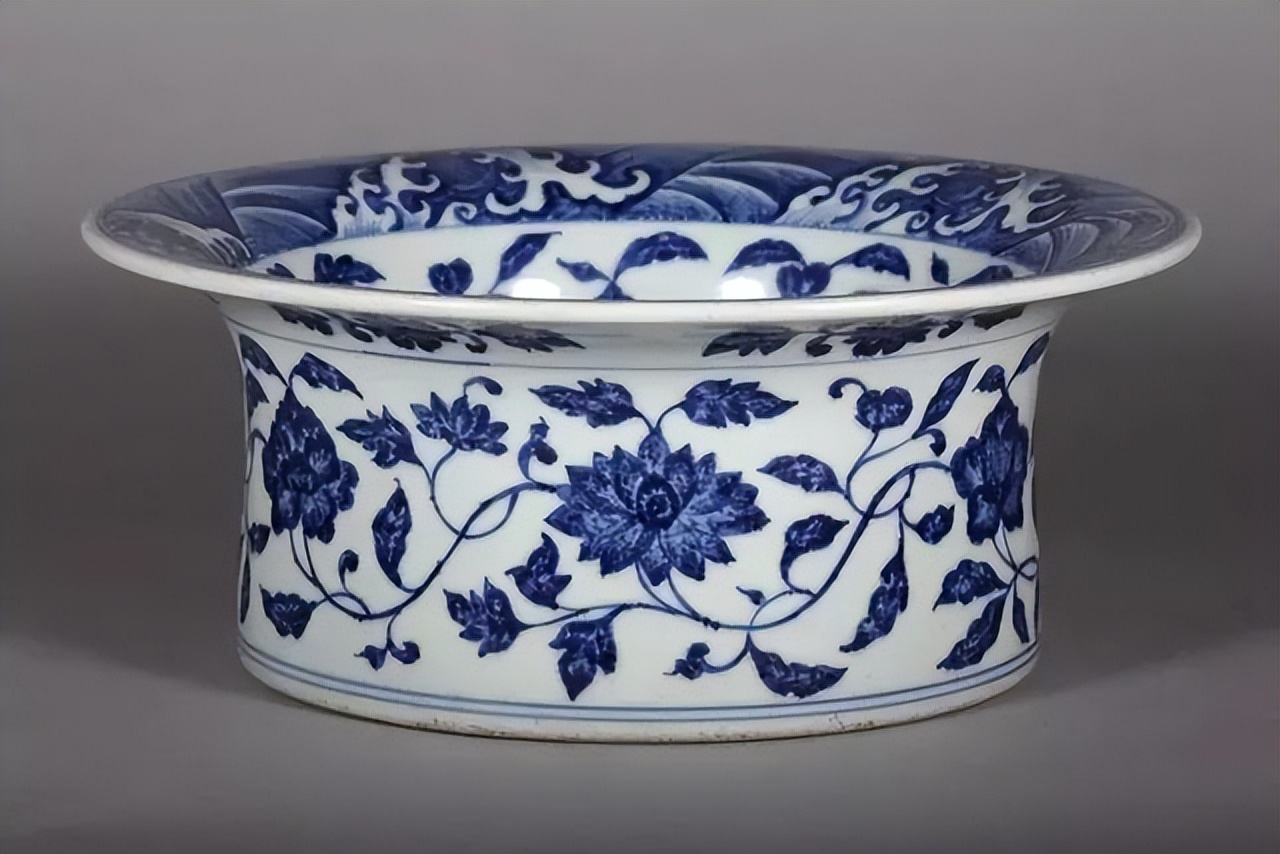 Exquisite blue and white porcelain iMedia