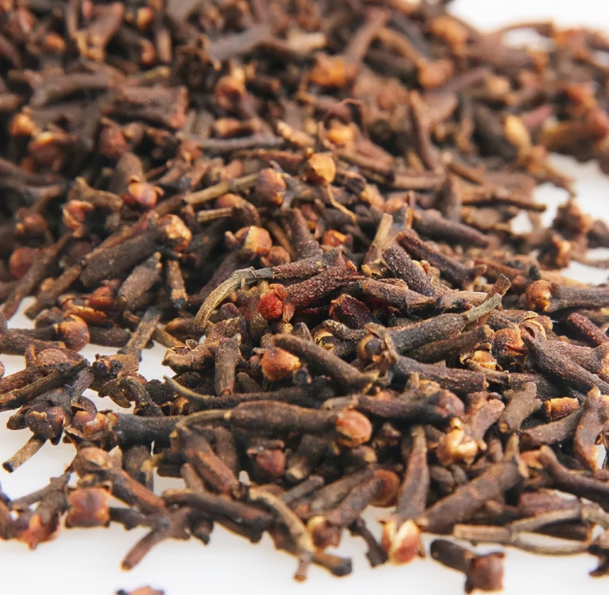 Clove is "ancient chewing gum", it can dispel cold and relieve pain, warm the kidney and help