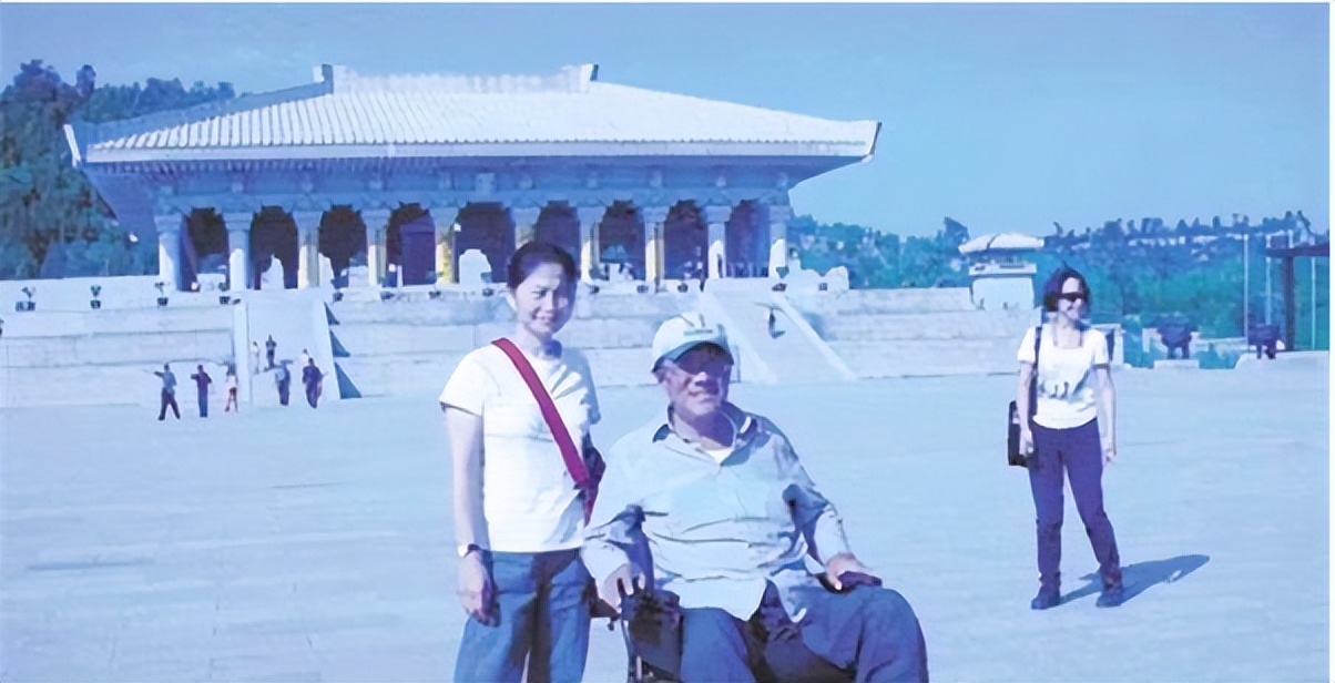 If you feel unlucky in life, I advise you to read Shi Tiesheng iMedia