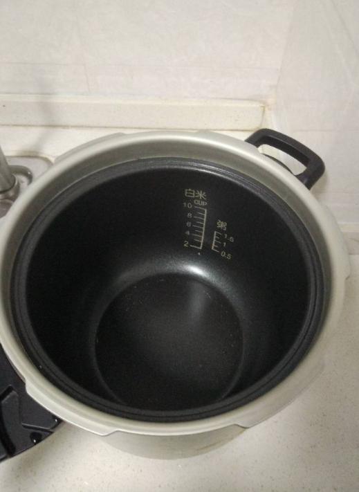 Can the inner coating of the rice cooker peel off and still be used