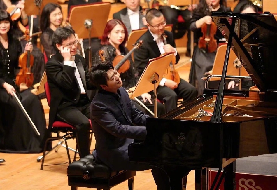 The husband and wife attended the Shanghai concert, and Lang Lang and