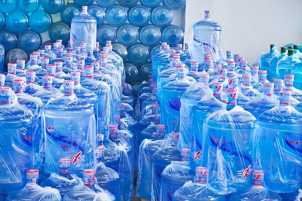 淨水器好還是桶裝水好？ - 資訊咖