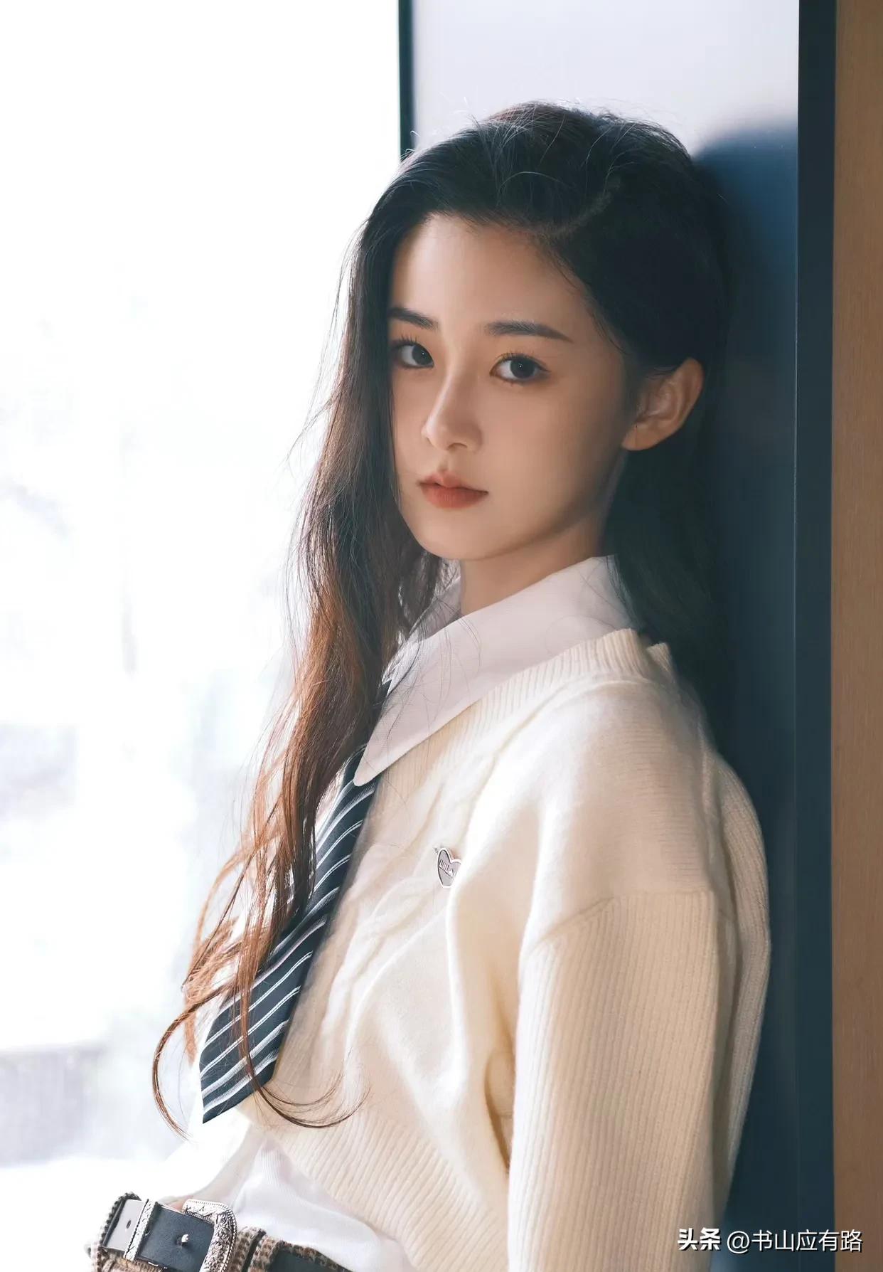 Shao Yuqi: dignified, elegant, intellectual and beautiful - iMedia