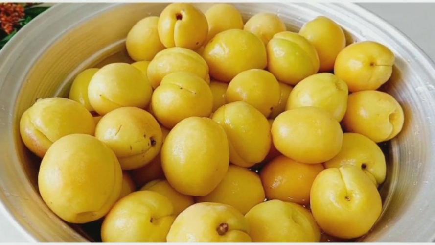 If you buy too many apricots, you can't finish them. Don't waste them