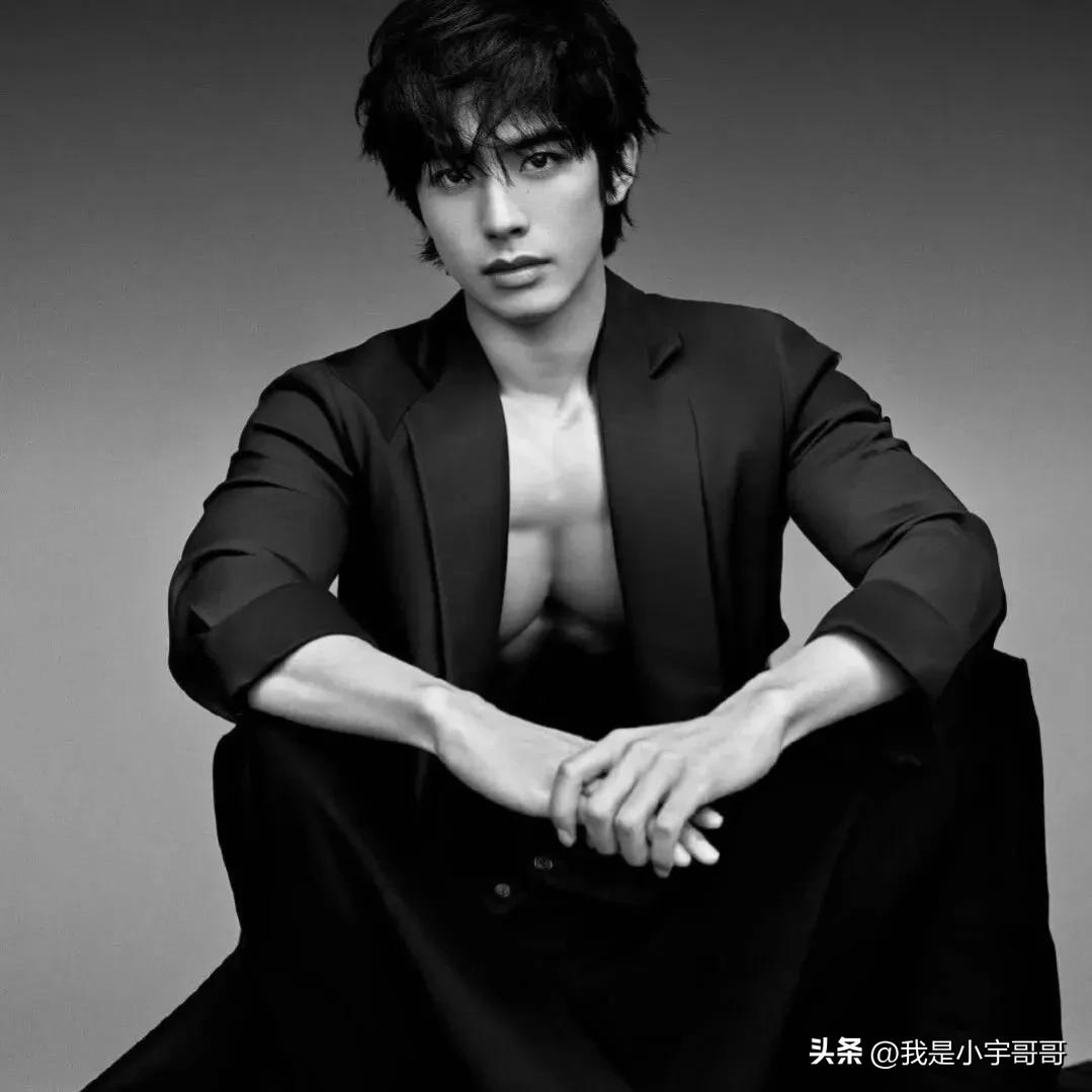 Song Weilong was an amateur internet celebrity in his early years, but ...