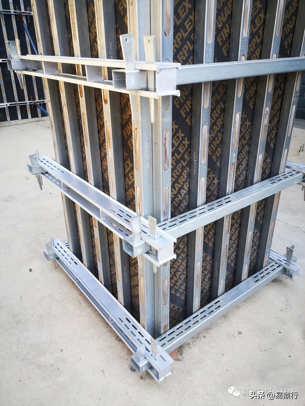 Column formwork reinforcement system, practical and universal, cost ...