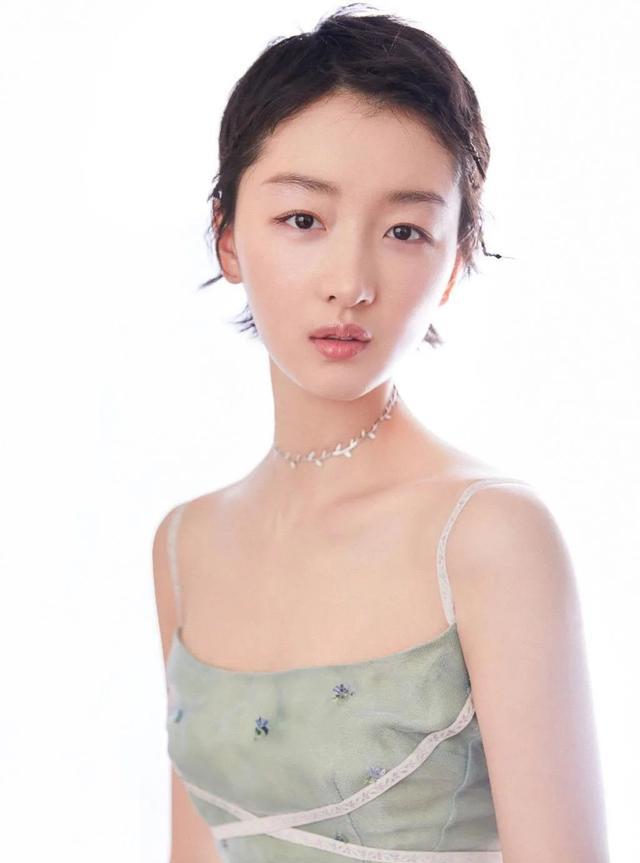 Zhou Dongyu plays the most beautiful woman, Zhang Jiani plays her mount ...