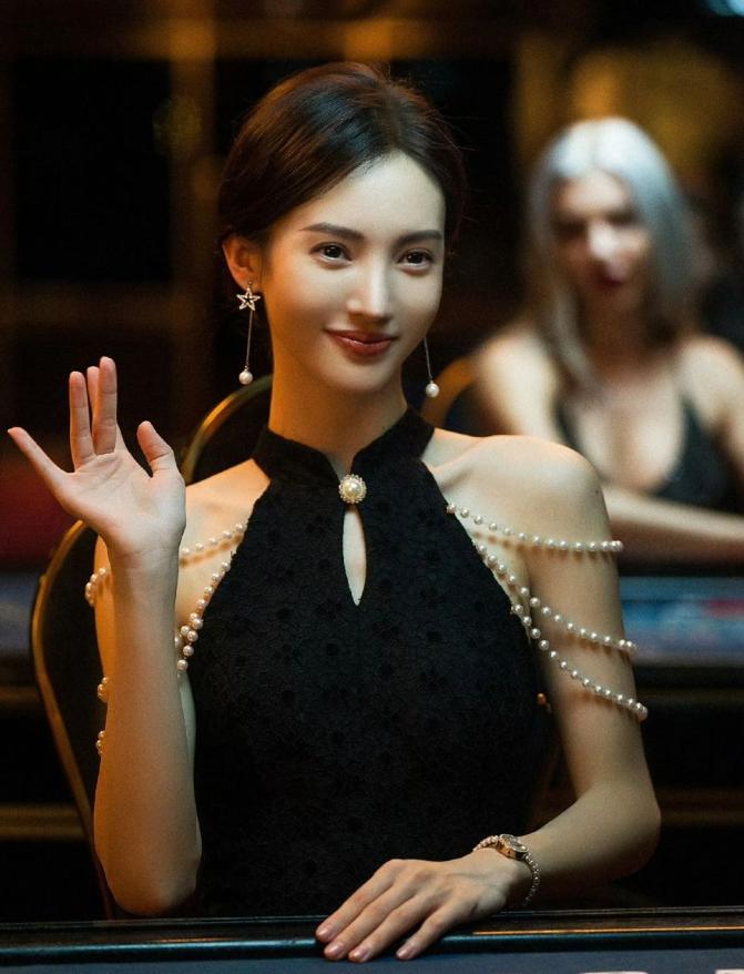 The Deep Meaning of Anna Kneeling in the Movie 