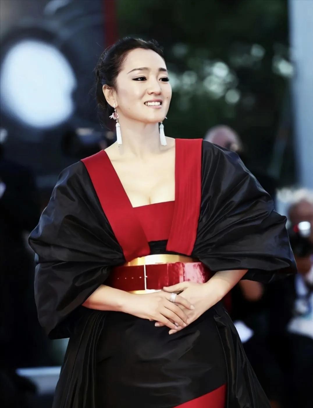 Gong Li's Domineering Queen - IMedia