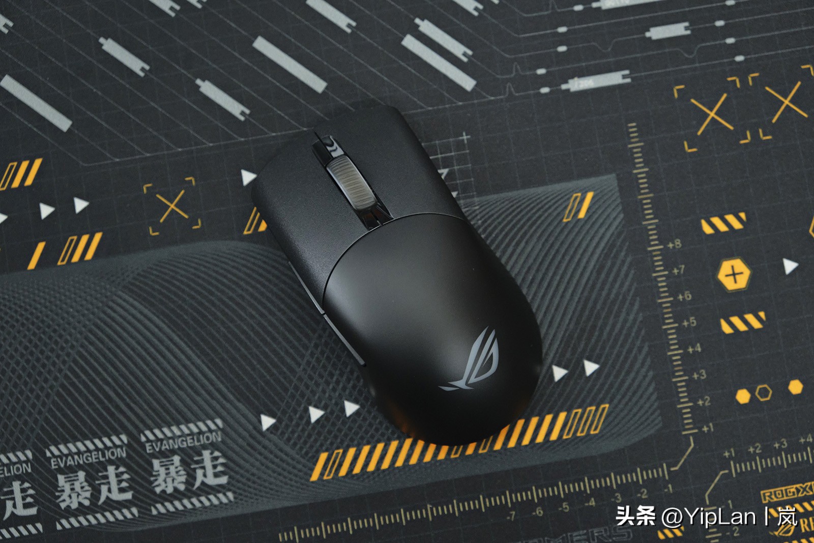 Suitable for small and medium hands, change the micro-motion at will ...