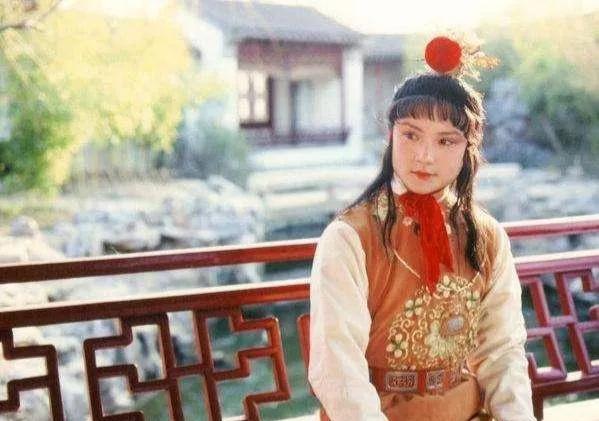 In Dream Of Red Mansions What Does sticking Biscuits Mean Have Qin 