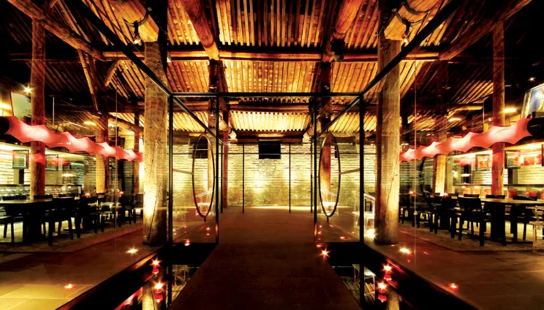 The difference between a bar, a a a club iNEWS