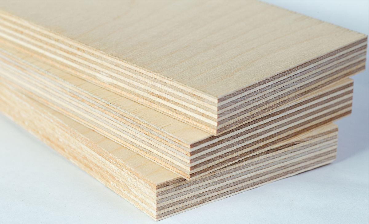 What are the advantages and disadvantages of solid wood multilayer