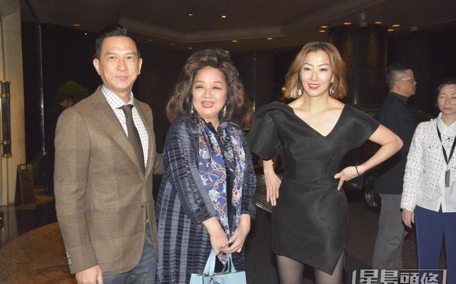 75-year-old singer Xu Xiaofeng rarely appears! She is full of energy ...