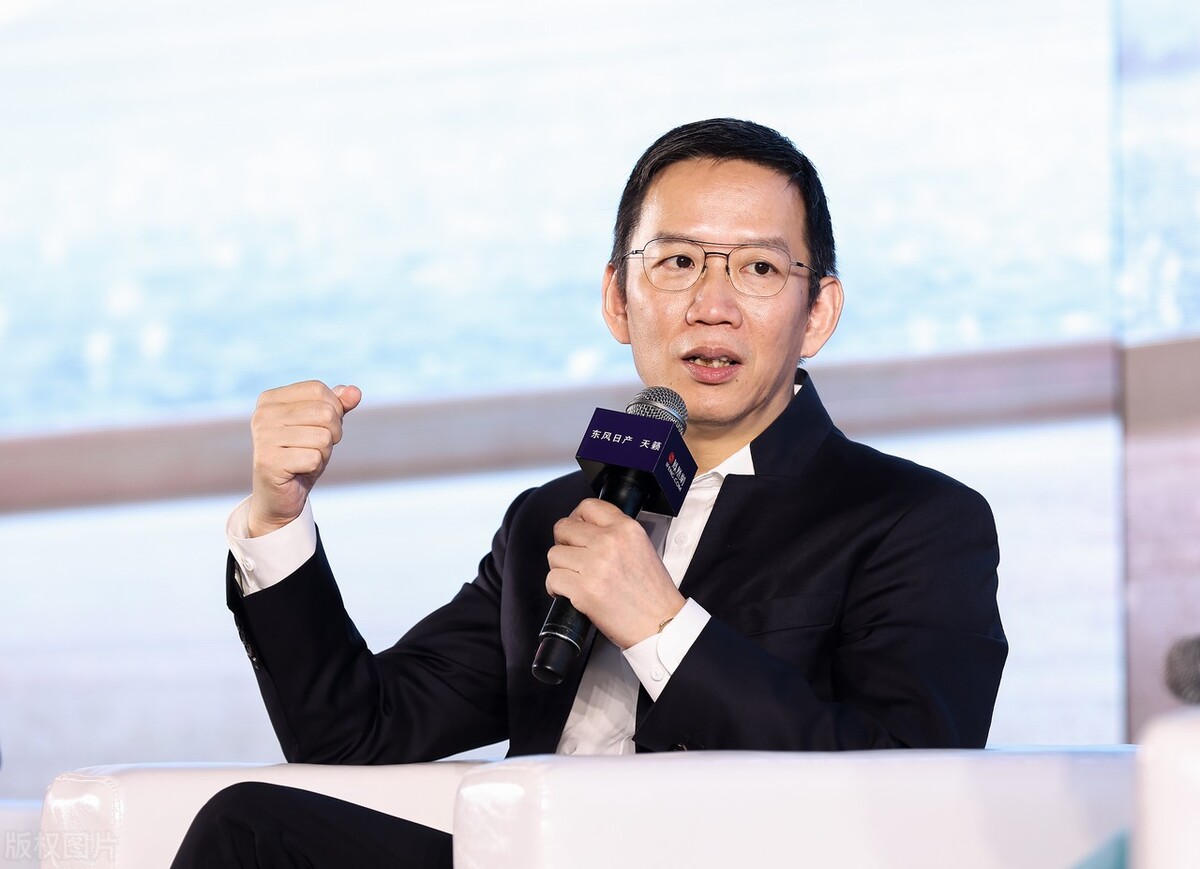 Hu Xijin entered the market with a high profile and Wu Xiaobo was ...