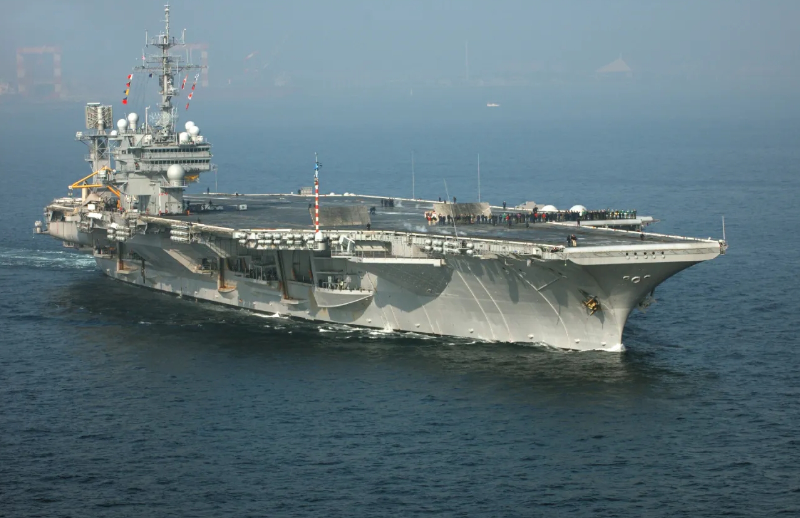 Will the aircraft carrier not sink in 25 days?Special steel is 5 meters ...