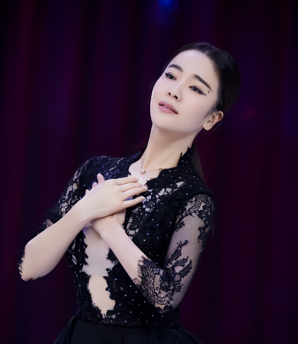 After Zuo Xiaoqing became famous, she married a rich man 20 years older