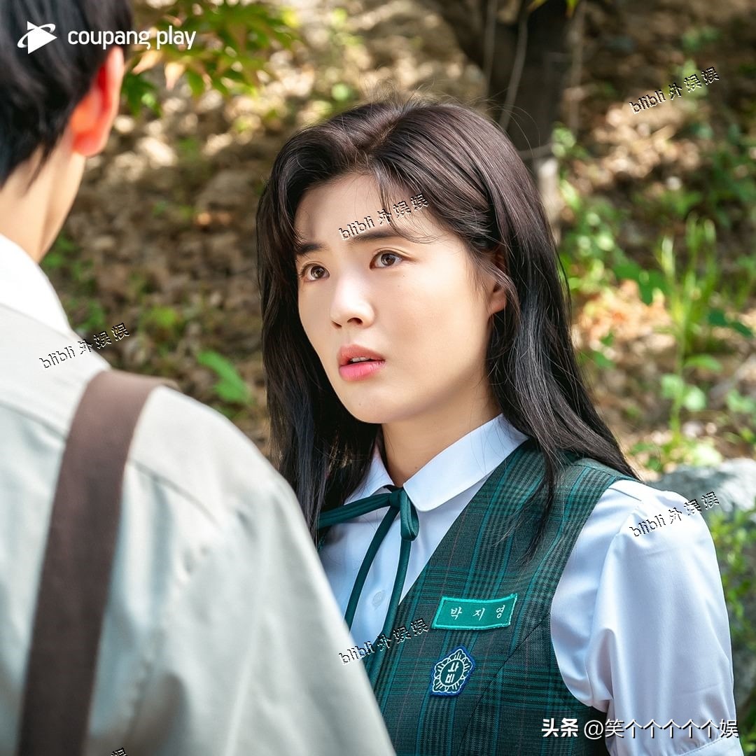 Lin Siwan and director Li Mingyu teamed up to release "Boyhood" in the ...