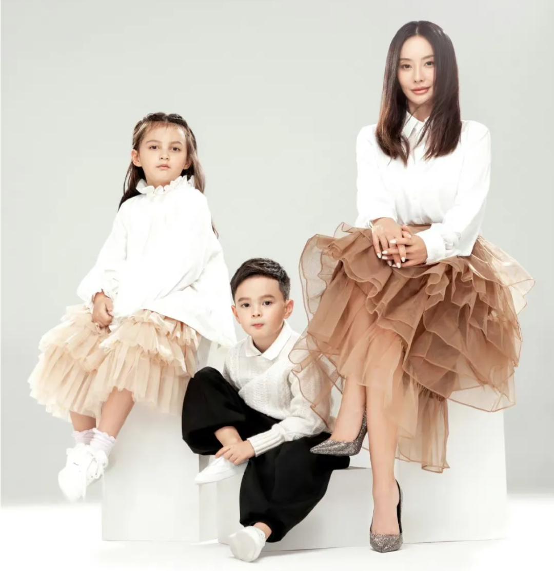 Ma Yashu's pair of children have grown up, the mixed-race baby is ...