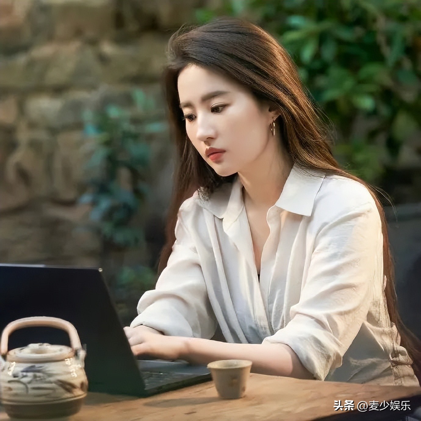 Liu Yifei's mother Liu Xiaoli: Two married and two divorced, single so ...