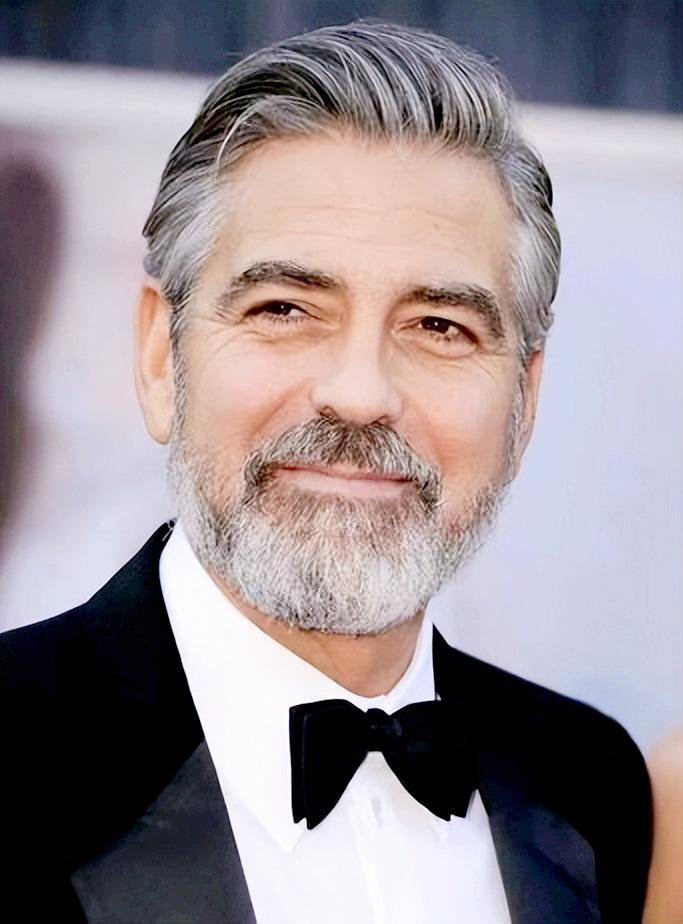 53-year-old-hollywood-movie-star-clooney-is-so-handsome-that-he-knelt