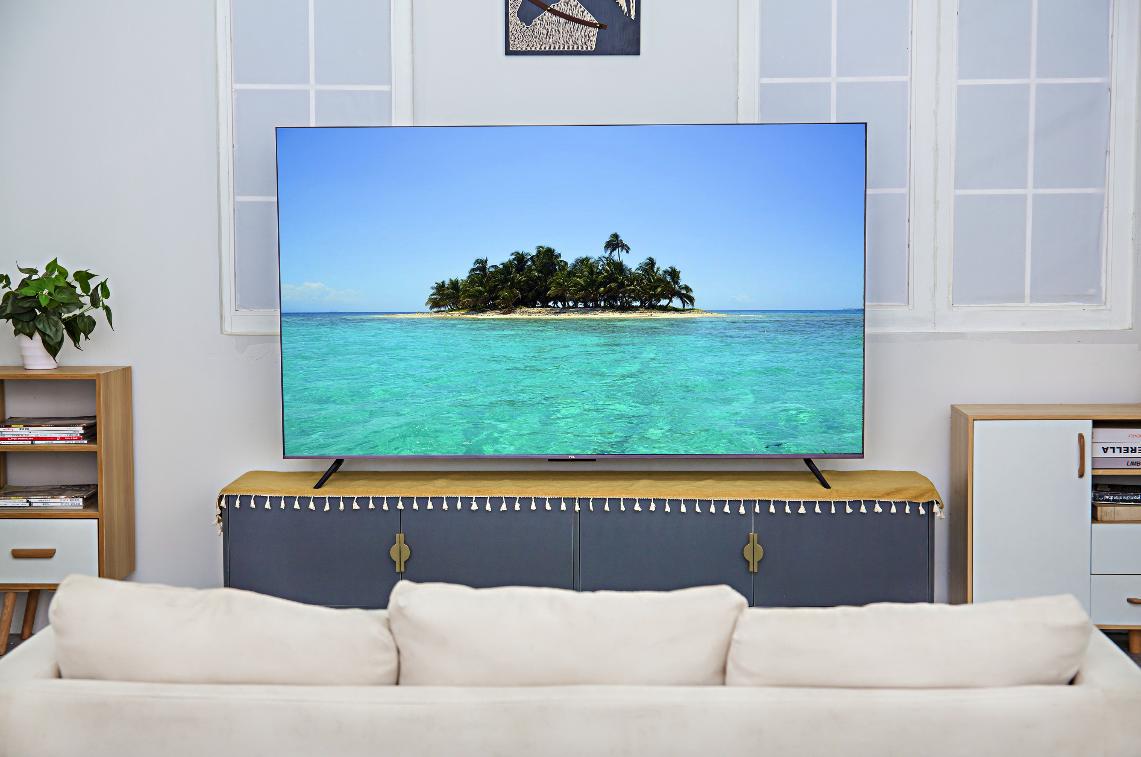 This is a TV that redefines "midrange" TCL T7G iNEWS