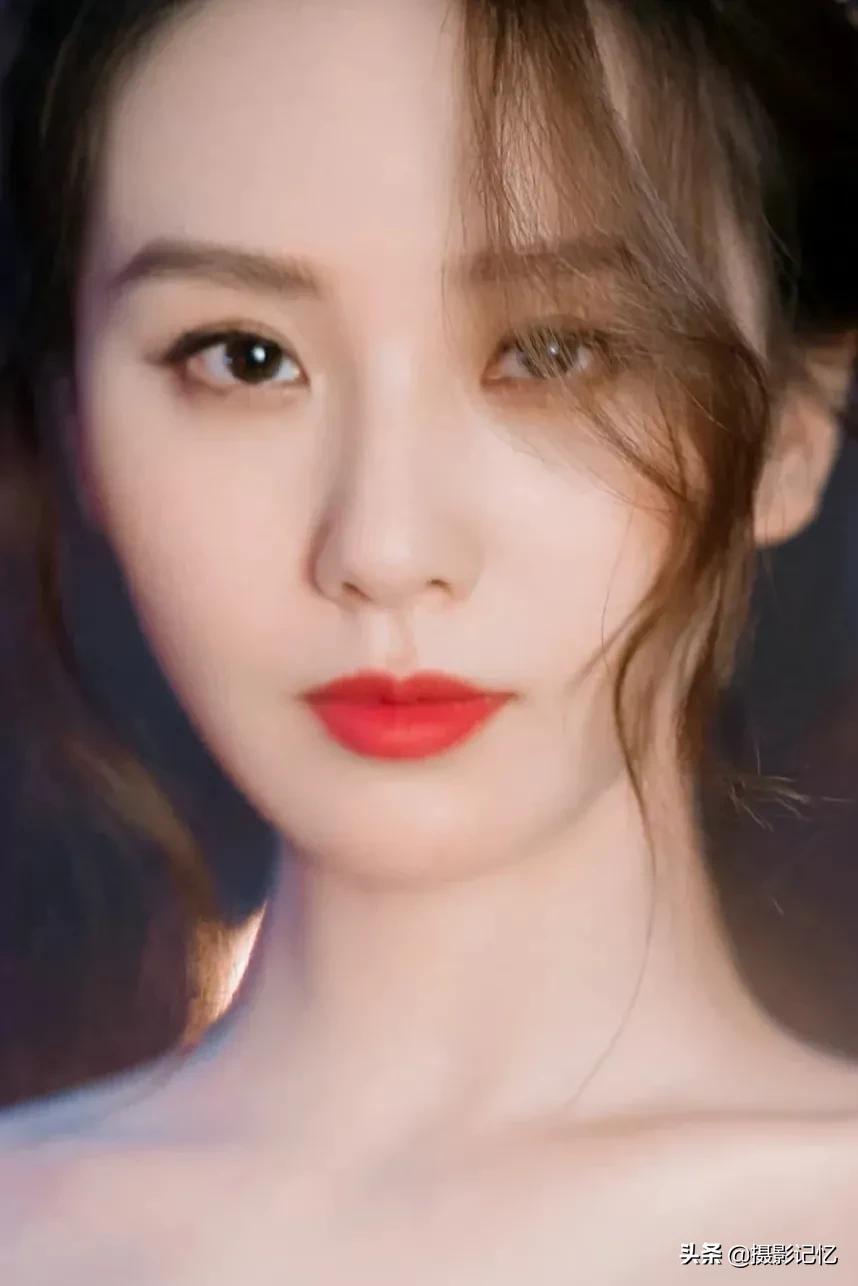 Liu Shishi: Sexy red lips, hot temptation - iNEWS