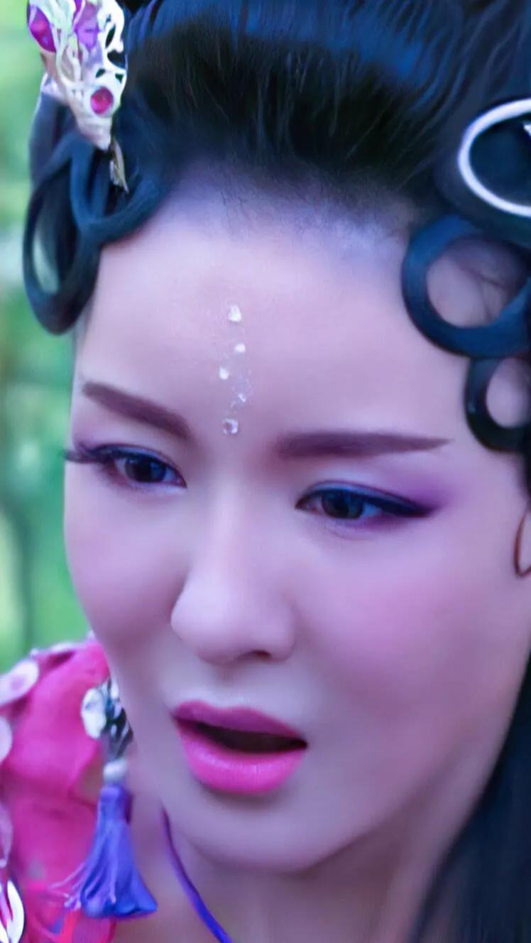 TV series "Swordsman" Zheng Yitong - iNEWS