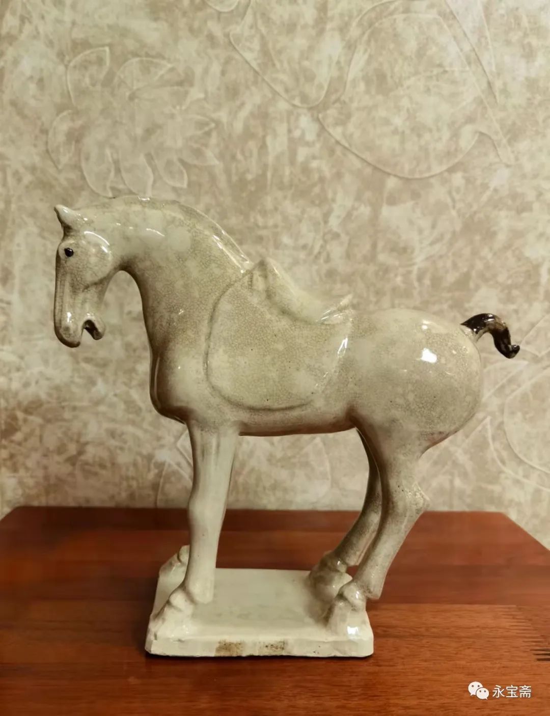 TangSong whiteglazed dotted horse iNEWS