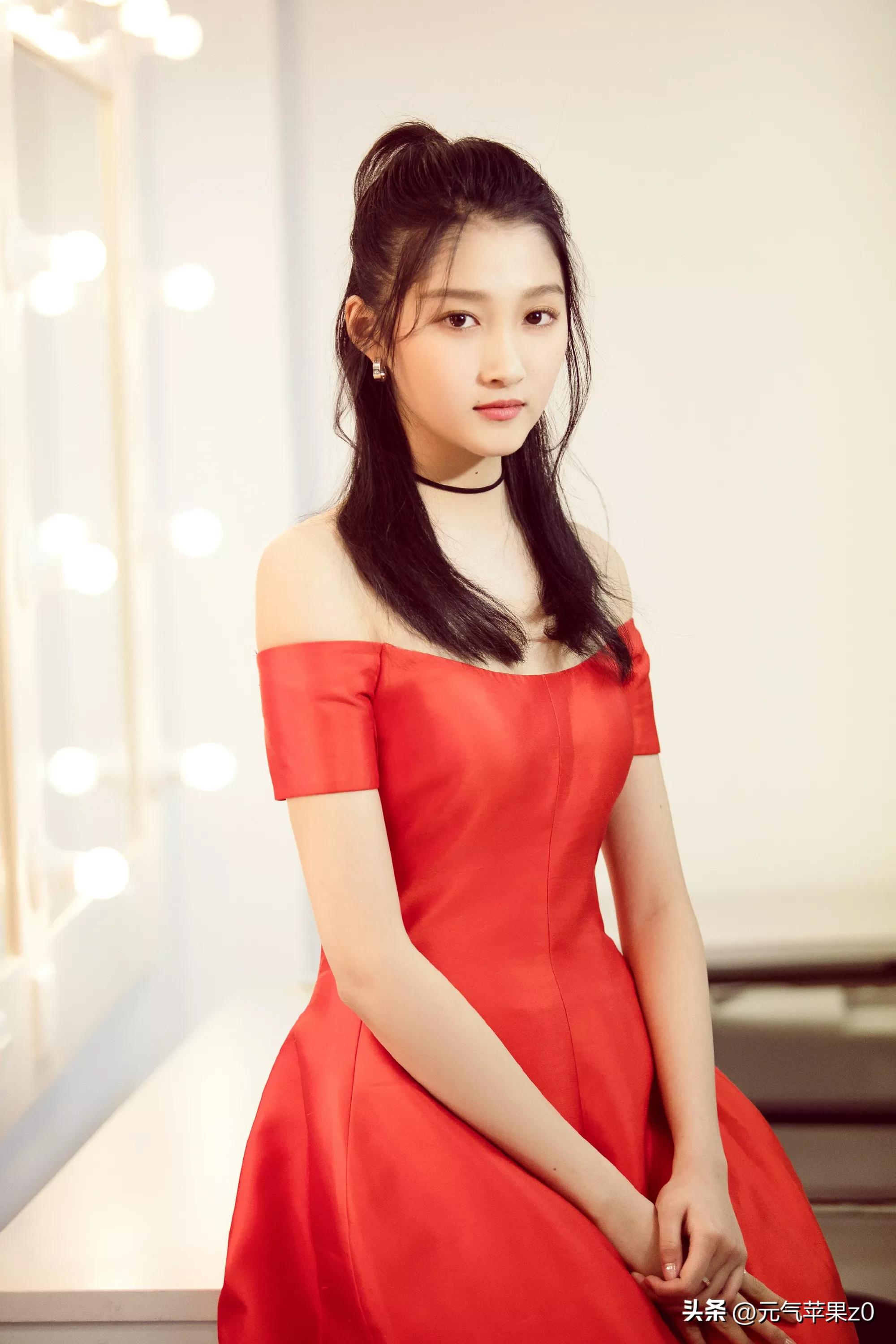 Guan Xiaotong - iMedia