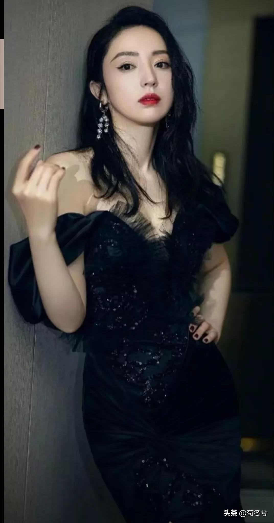 Chong Wan Photos of Female Stars' Peerless Faces iNEWS