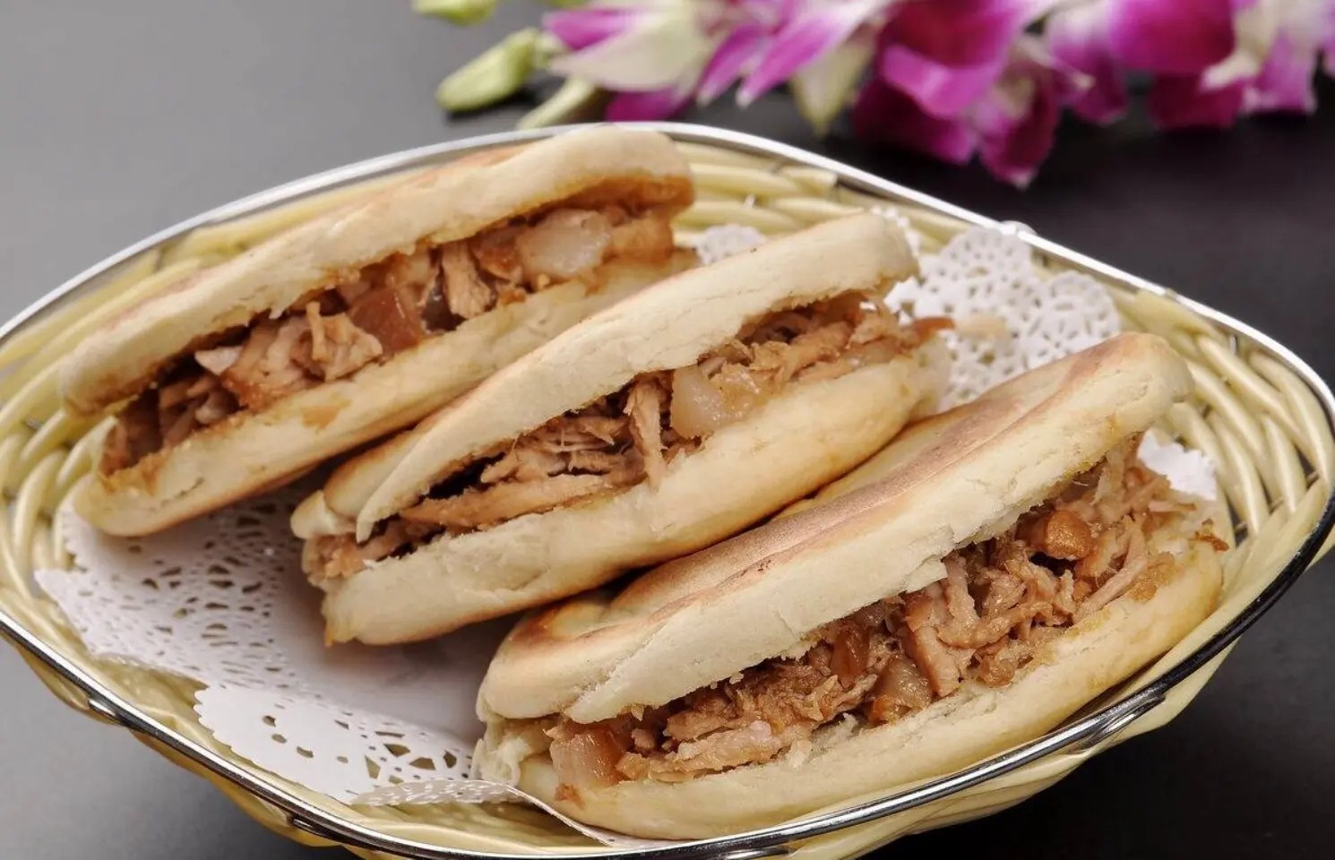 Meat Using Flour Teach you the nutritious and satisfying steamed beef with bread and ...