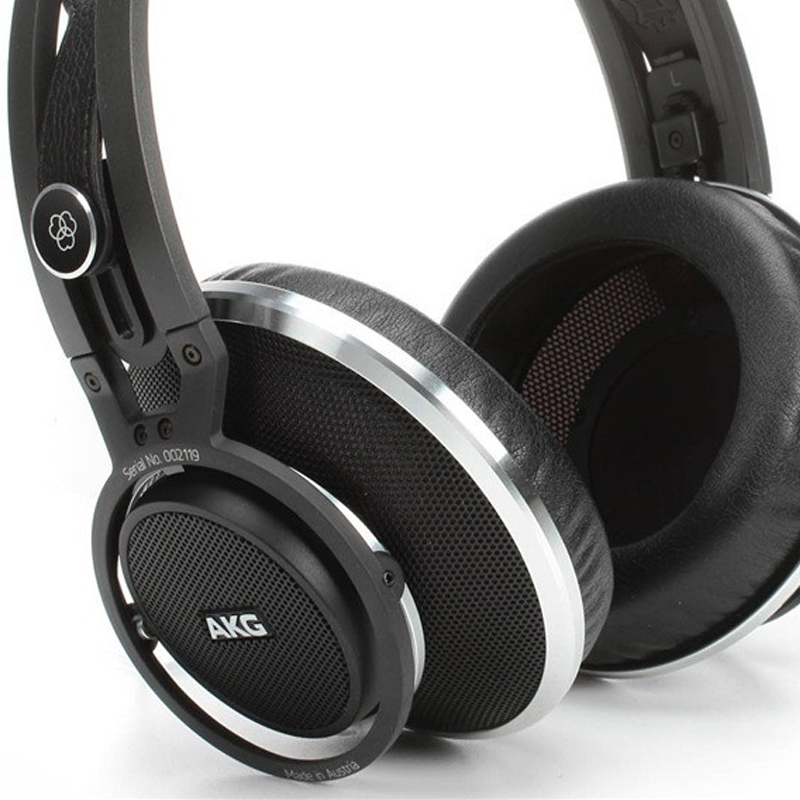 The only European headphone brand suitable for listening to the Japanese ACG style AKG iNEWS