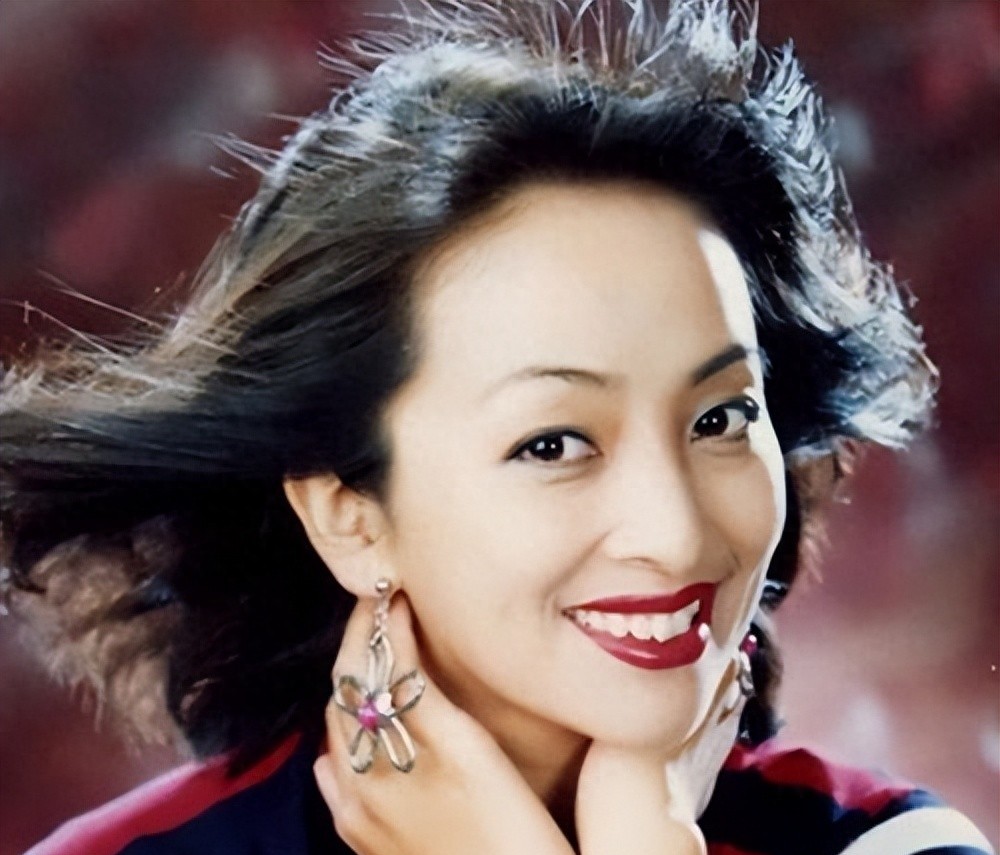 Li Qinqin married first to Japan, second to America, and third to ...
