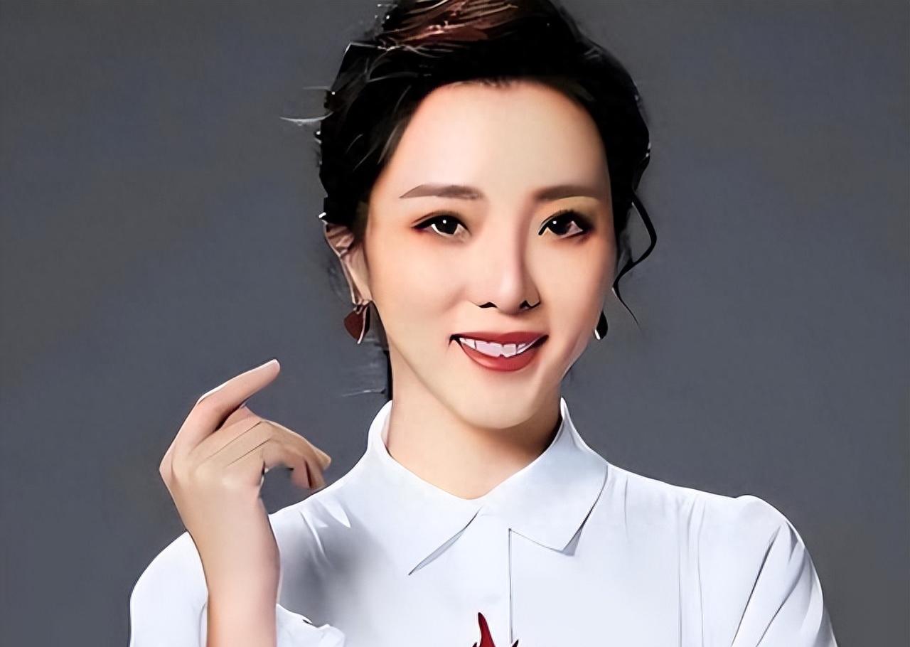 Li Sisi officially announced her resignation from CCTV. There were ...