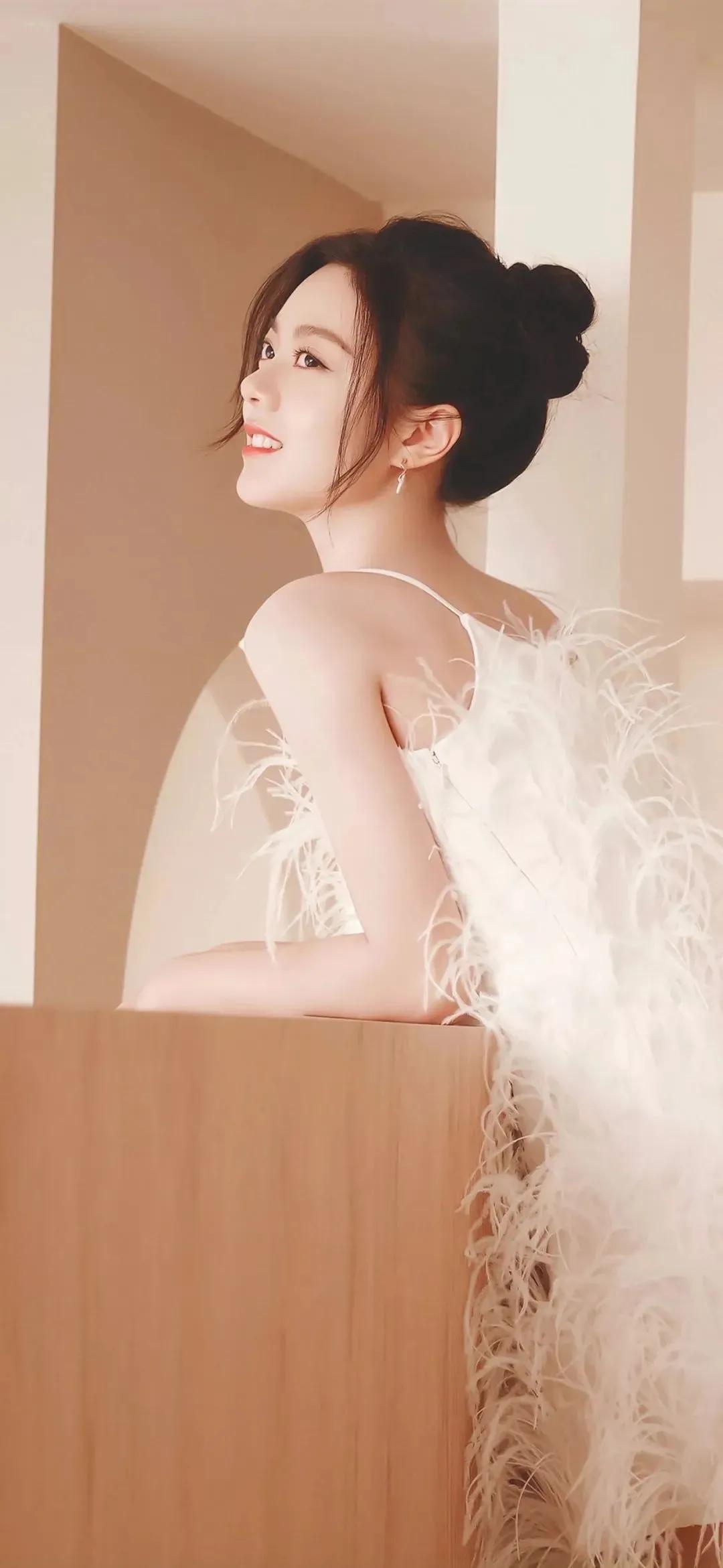 Zhao Jinmai's fresh dress photo - iNEWS