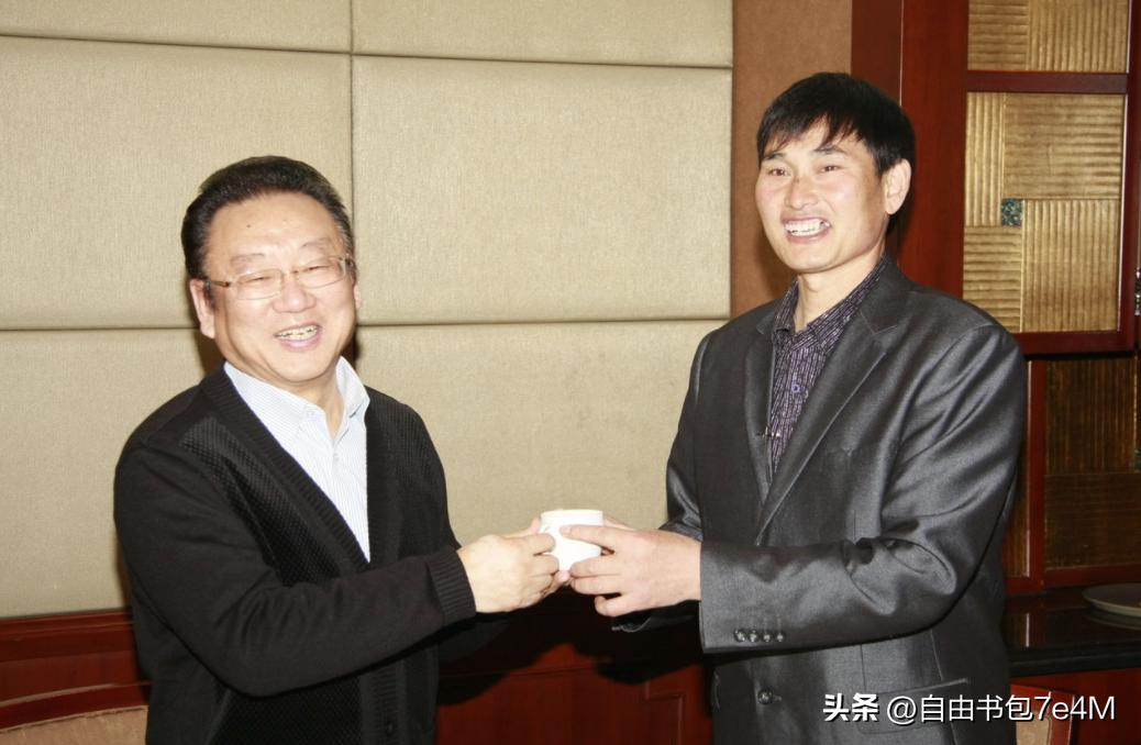 exposure! Jiang Dawei was in trouble when he returned to China to "fish ...