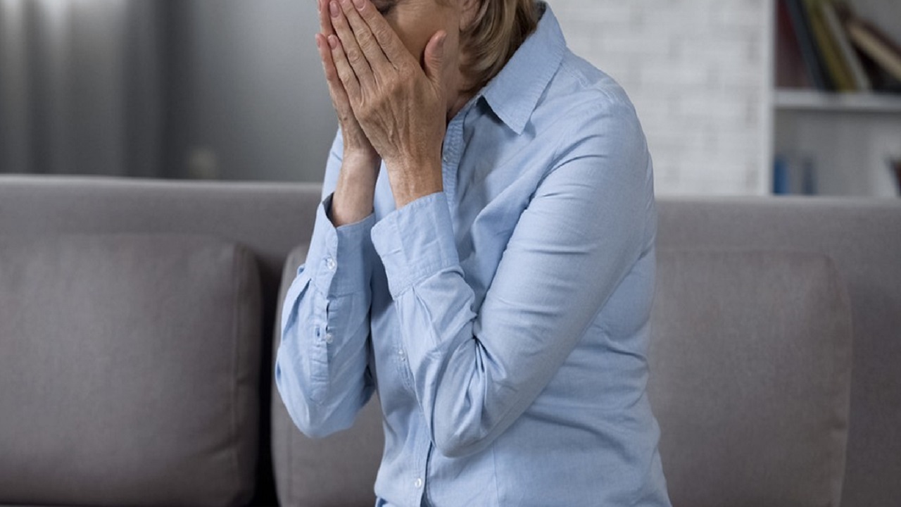 Why do I leak urine when I sneeze and cough?How to cure embarrassing