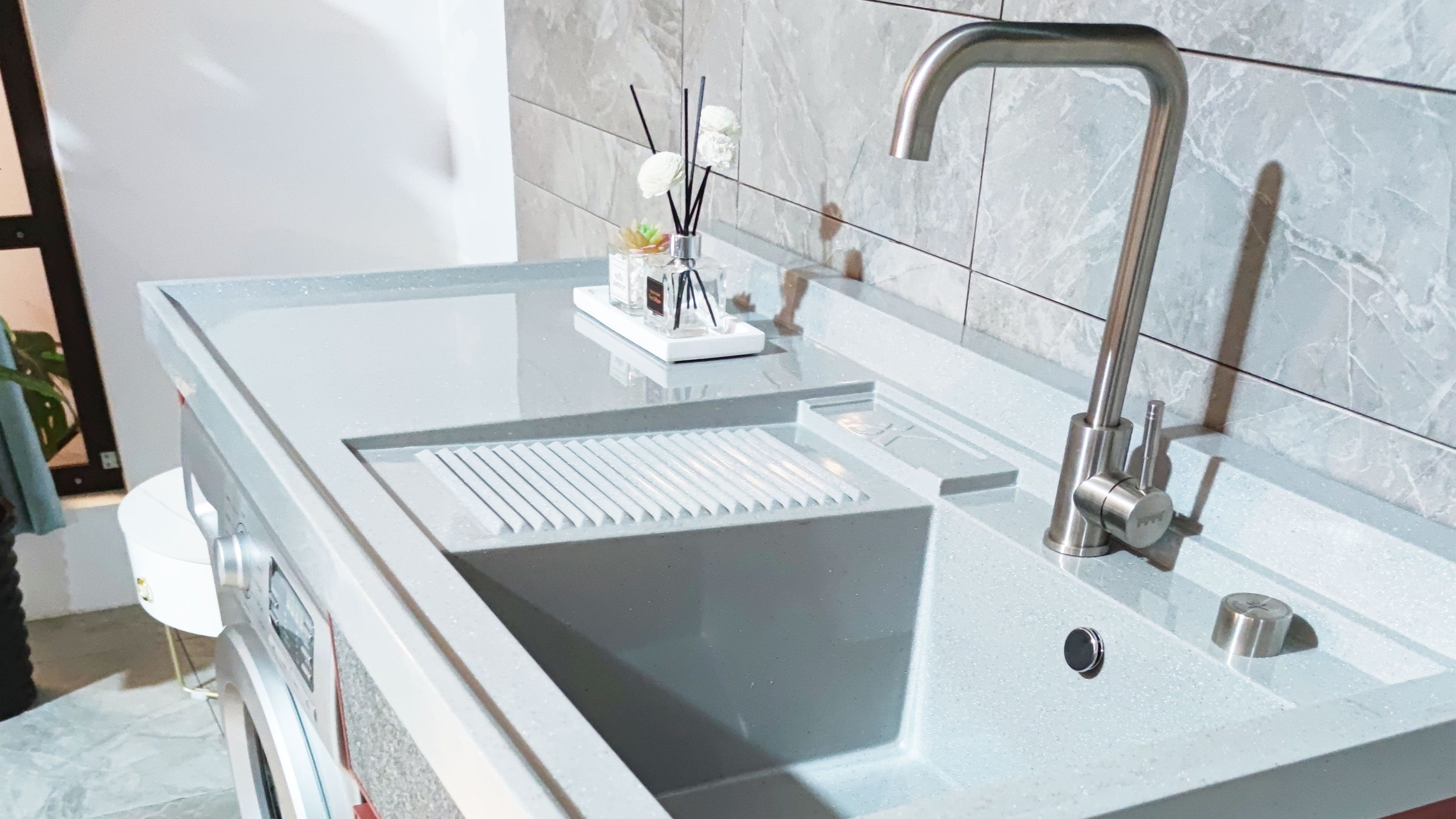 The material and price of the balcony laundry how to choose a