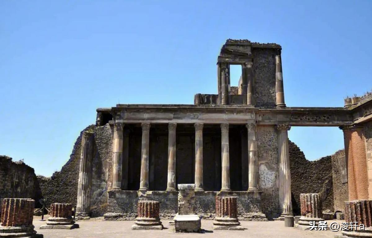 How was Pompeii discovered? What impact did its development have on the